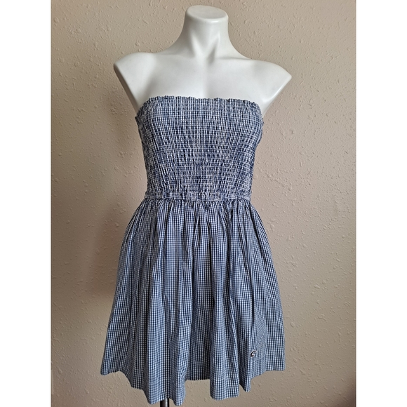 Hollister Dresses & Skirts - Hollister Smocked Gingham Stapless Mini Dress